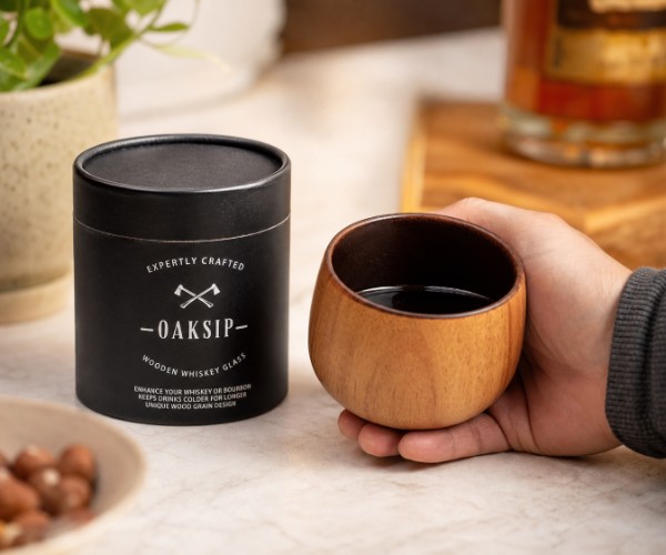 Vaso de bourbon de madera carbonizada