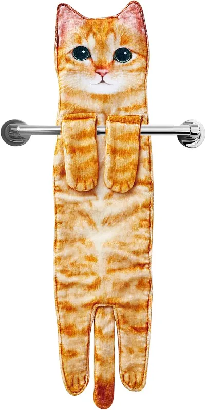 Toallas con gato asomado